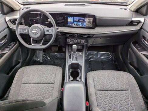 Used 2025 Nissan Kicks SV FWD image 15