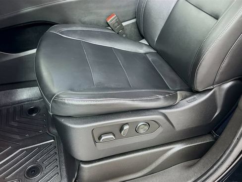 Used 2021 Cadillac Escalade Luxury AWD/4WD image 25