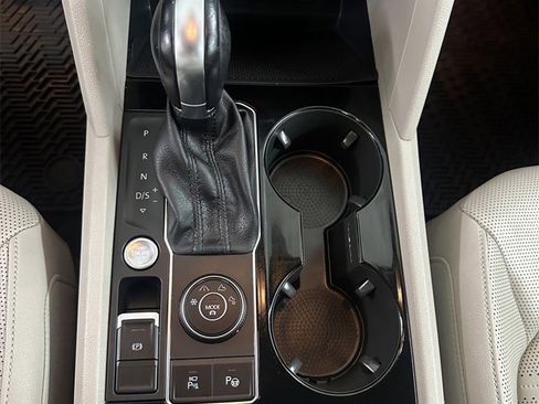 Used 2019 Volkswagen Atlas SEL Premium image 20