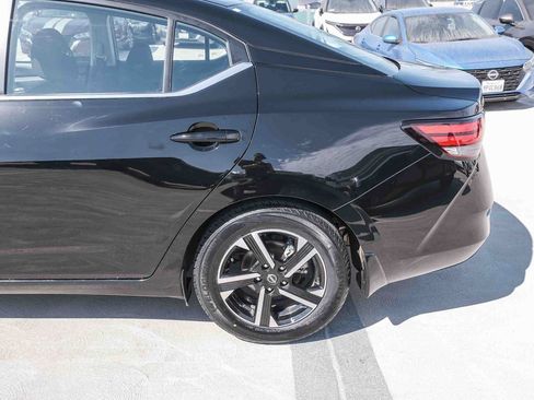 Used 2025 Nissan Sentra SV FWD image 8