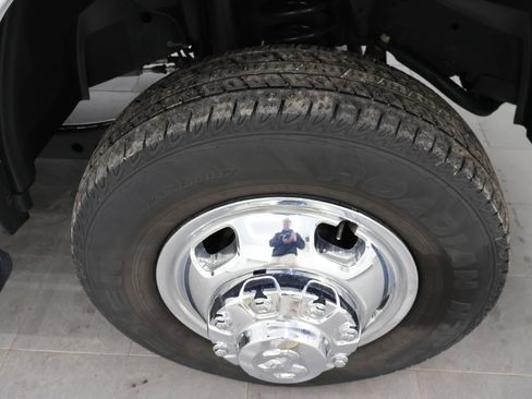 Used 2024 RAM 3500 Tradesman w/ Chrome Appearance Group image 3