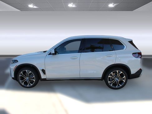 Used 2026 BMW X5 sDrive40i RWD image 2