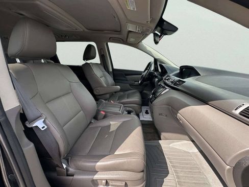 Used 2015 Honda Odyssey Touring Elite image 21