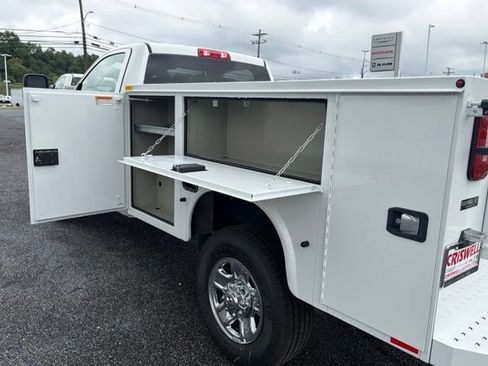 New 2026 RAM 2500 Tradesman w/ Chrome Appearance Group AWD/4WD image 32
