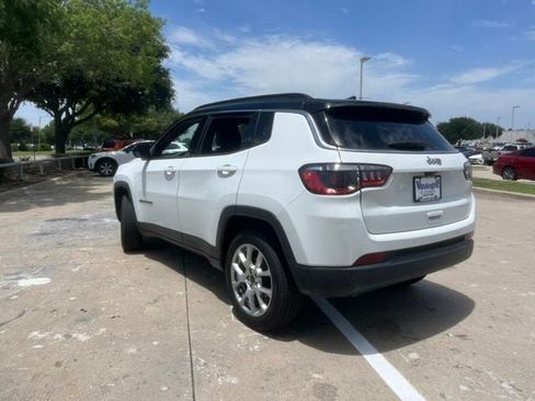 Used 2025 Jeep Compass Limited AWD/4WD image 7