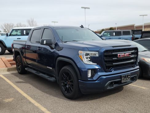 Used 2020 GMC Sierra 1500 Elevation w/ Elevation Value Package image 3
