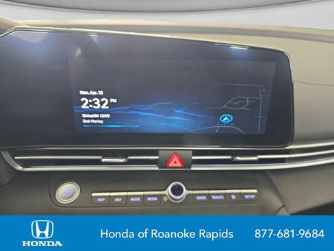Used 2025 Hyundai Elantra Limited FWD image 21