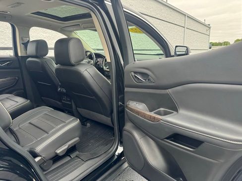 Used 2022 GMC Acadia Denali w/ Black Diamond Edition FWD image 40