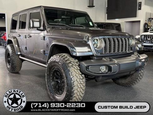 Used 2024 Jeep Wrangler Unlimited AWD/4WD image 2