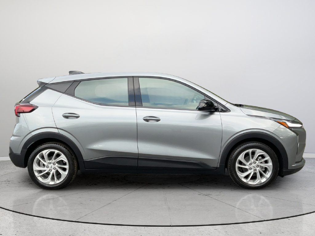 New 2027 Chevrolet Bolt LT FWD image 4