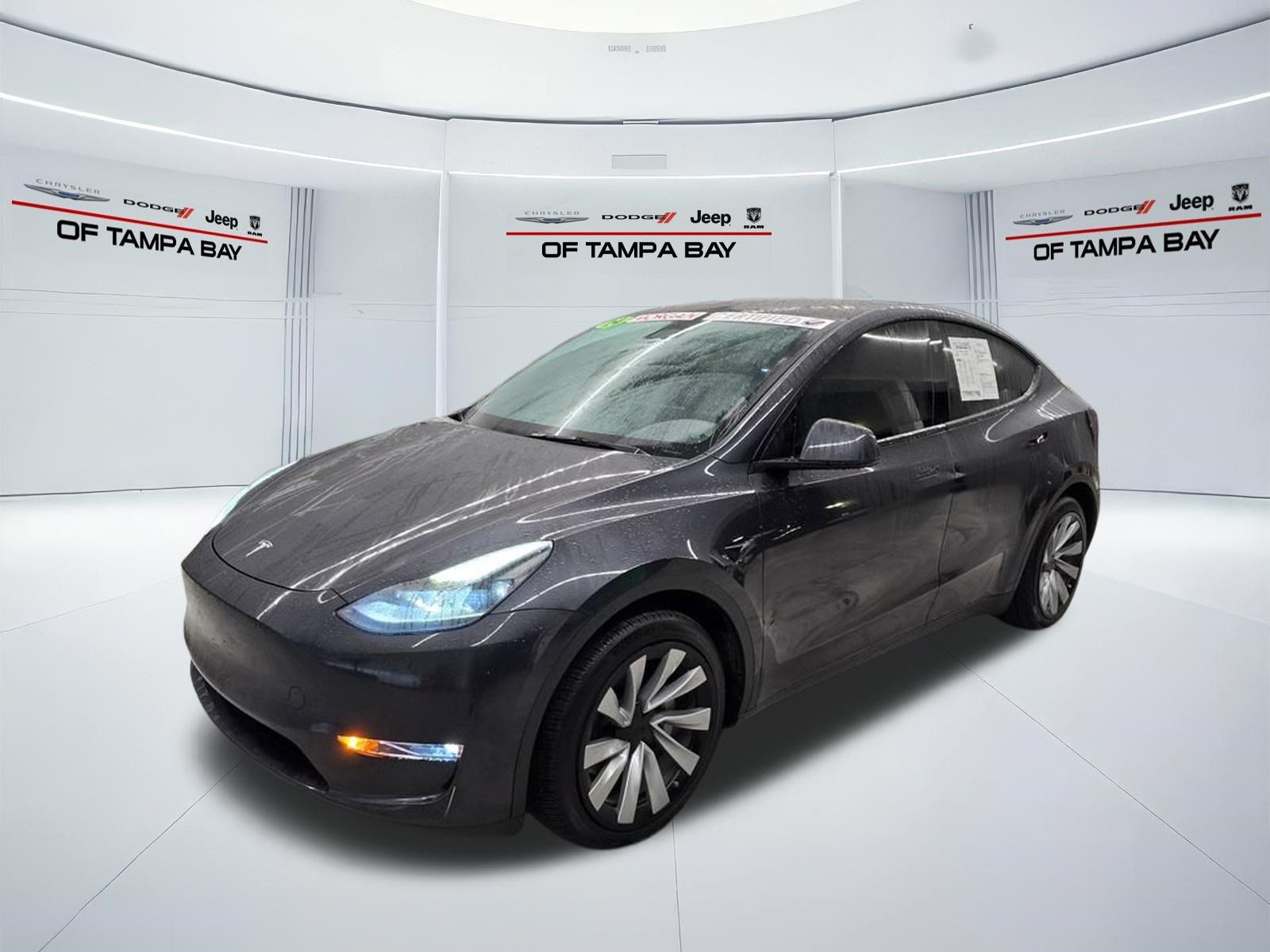 Used 2024 Tesla Model Y Long Range AWD/4WD image 2
