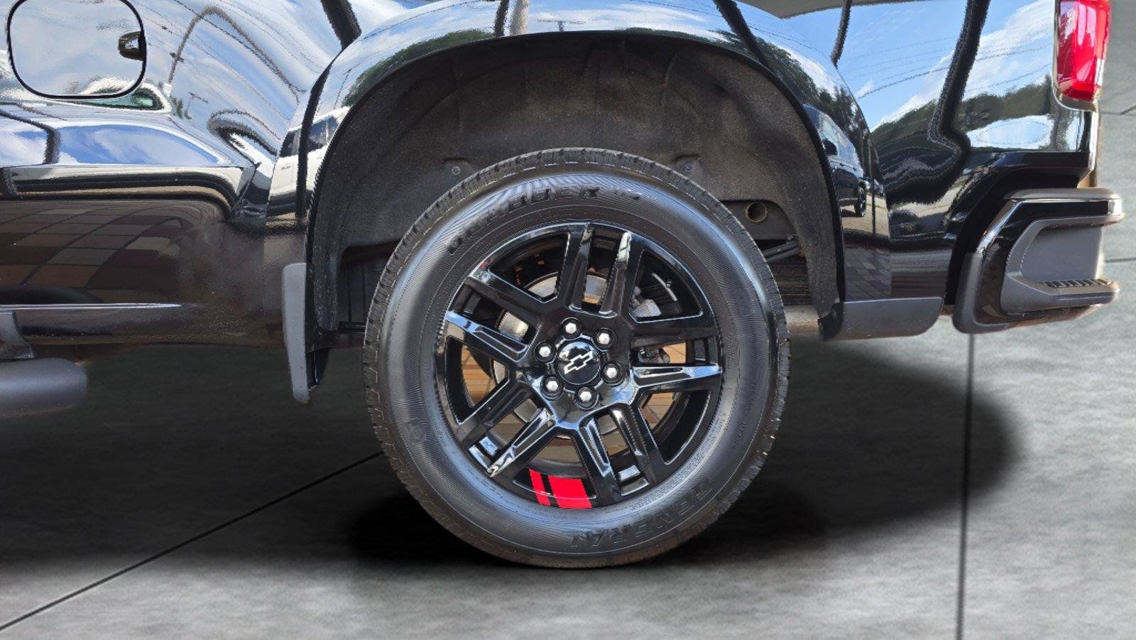 Used 2023 Chevrolet Silverado 1500 RST w/ Redline Edition AWD/4WD image 27