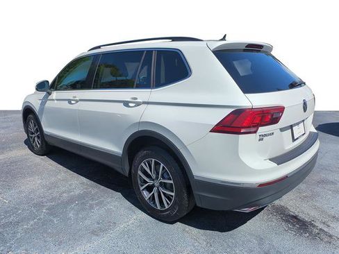 Used 2020 Volkswagen Tiguan SE image 3