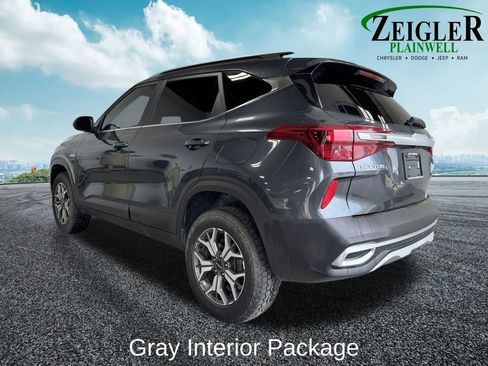 Used 2022 Kia Seltos EX AWD/4WD image 3