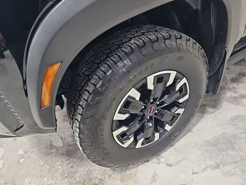 Used 2022 Nissan Frontier PRO-4X w/ Technology Package image 24