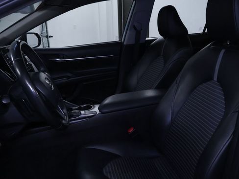 Used 2023 Toyota Camry SE image 12