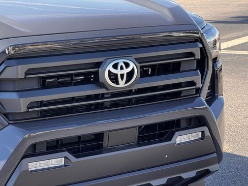 Used 2025 Toyota Tacoma SR5 AWD/4WD image 6