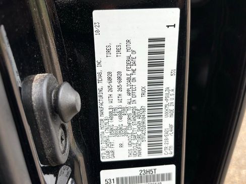 Used 2024 Toyota Tundra Limited image 31