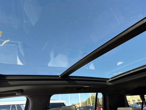 New 2026 Chevrolet Suburban Premier image 42