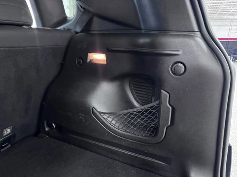Used 2015 Jeep Renegade Latitude w/ Cold Weather Group II AWD/4WD image 19