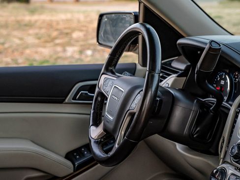 Used 2019 GMC Yukon Denali w/ Open Road Package image 17