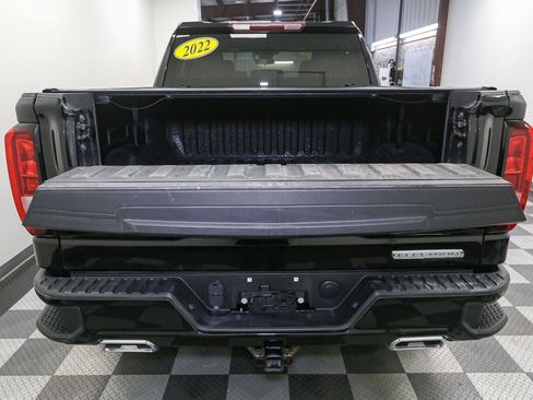 Used 2022 GMC Sierra 1500 Elevation w/ X31 Off-Road Package AWD/4WD image 14