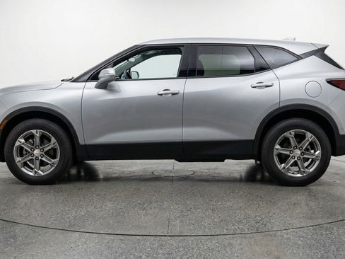 Used 2025 Chevrolet Blazer LT FWD image 5