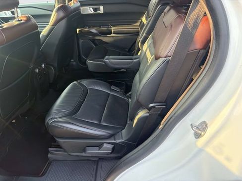 Used 2020 Ford Explorer Platinum w/ Premium Technology Package AWD/4WD image 14