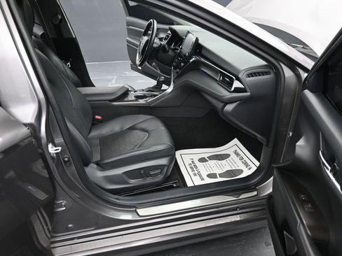 Used 2022 Toyota Camry XSE w/ Carpet Mat Package (TMS) image 25