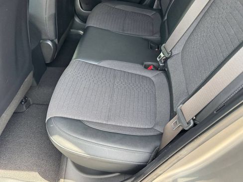 Used 2021 Kia Seltos S FWD image 9