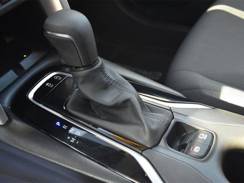 Used 2024 Toyota Corolla Cross LE w/ Moonroof Package image 26