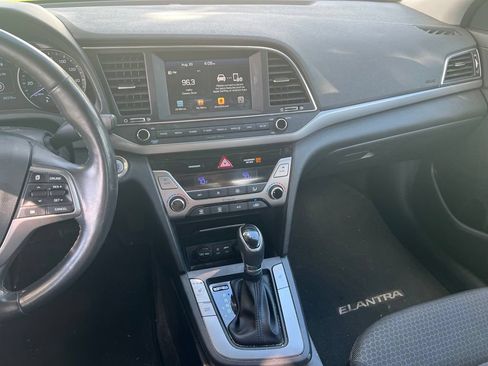 Used 2017 Hyundai Elantra Value Edition FWD image 28