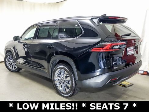 Used 2025 Toyota Grand Highlander AWD image 2