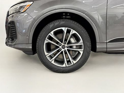 Certified 2026 Audi Q7 2.0T Premium w/ Convenience Plus Package AWD/4WD image 25