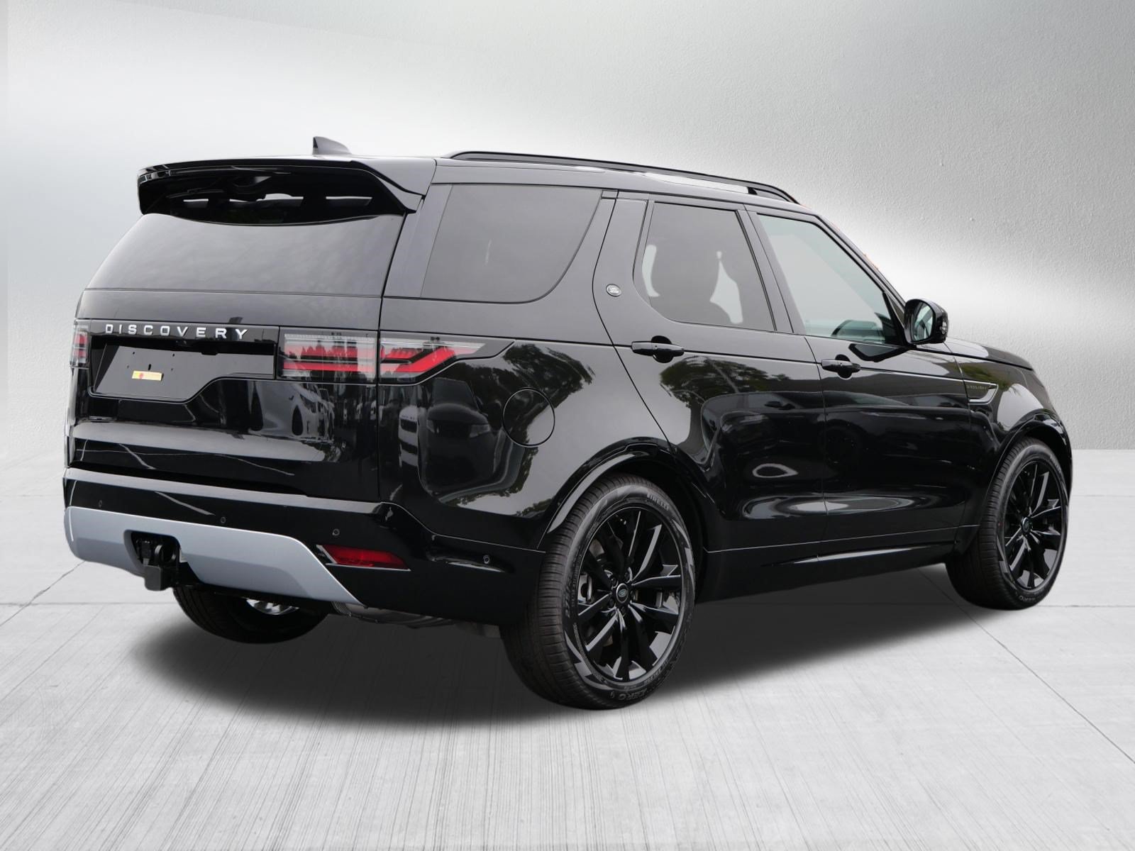 New 2026 Land Rover Discovery Limited Edition AWD/4WD image 2