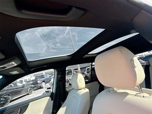 Used 2025 Mercedes-Benz GLB 250 image 24