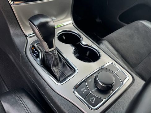 Used 2022 Jeep Grand Cherokee Laredo X AWD/4WD image 20