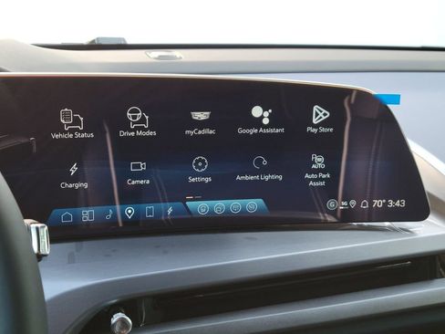 New 2026 Cadillac Vistiq Premium Luxury w/ LPO, Floor Liner Package AWD/4WD image 20