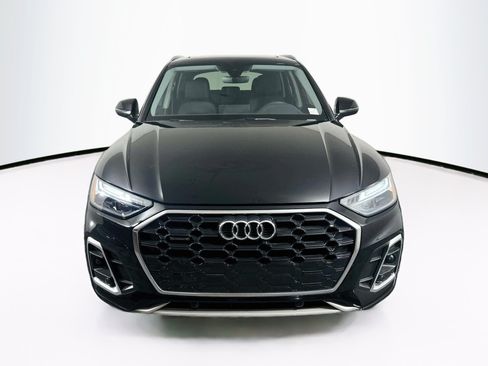 Used 2023 Audi Q5 2.0T Premium w/ Convenience Package AWD/4WD image 2