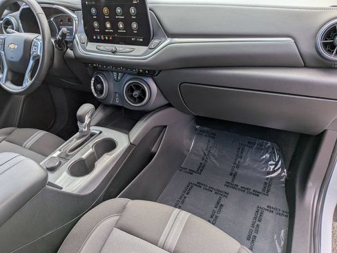 Used 2025 Chevrolet Blazer LT FWD image 33