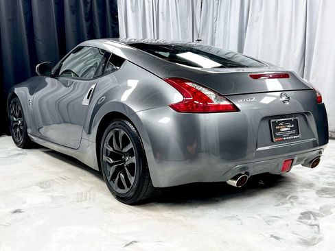 Used 2017 Nissan 370Z Touring image 8