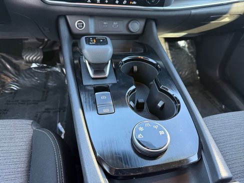 Certified 2023 Nissan Rogue SV image 13