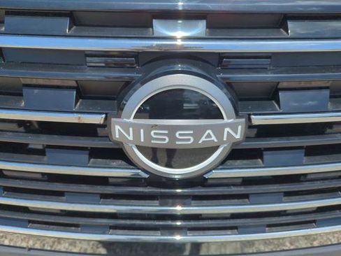 Certified 2025 Nissan Rogue SV FWD image 5