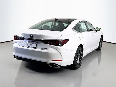 Used 2025 Lexus ES 350 w/ Premium Package image 5