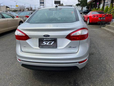 Used 2017 Ford Fiesta SE image 6