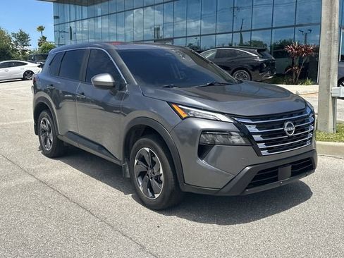 Used 2026 Nissan Rogue SV FWD image 5