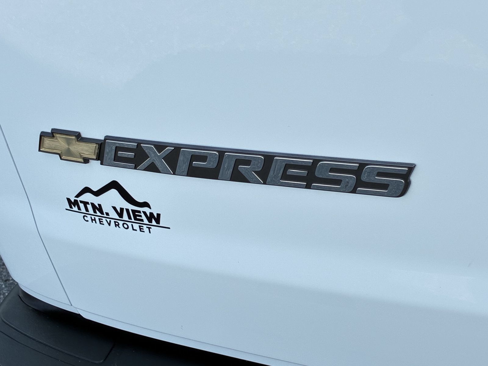 Used 2025 Chevrolet Express 2500 w/ Driver Convenience Package RWD image 16