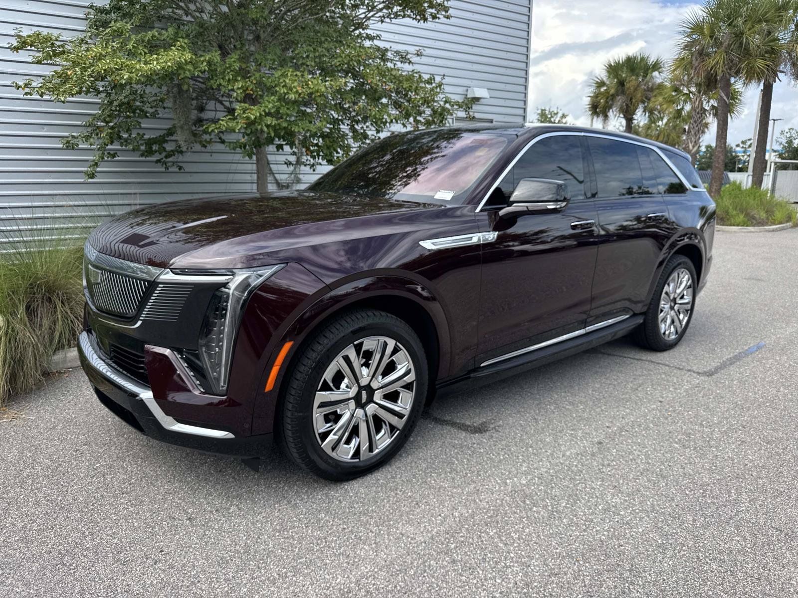 Used 2026 Cadillac Escalade IQ Luxury 2 w/ LPO, Radiant Package AWD/4WD image 2