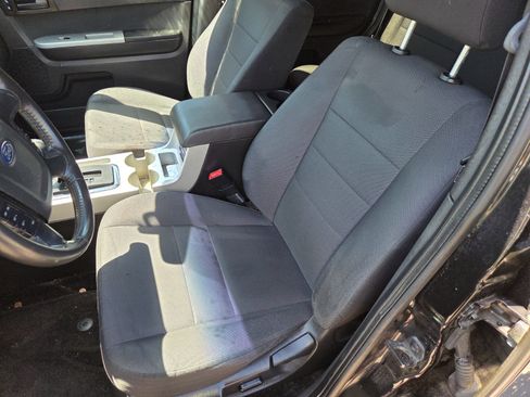 Used 2011 Ford Escape XLT w/ 201A Rapid Spec Order Code FWD image 8