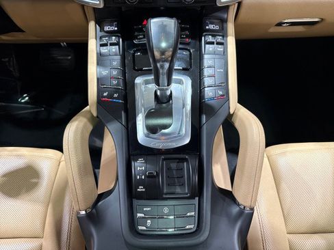 Used 2016 Porsche Cayenne image 76